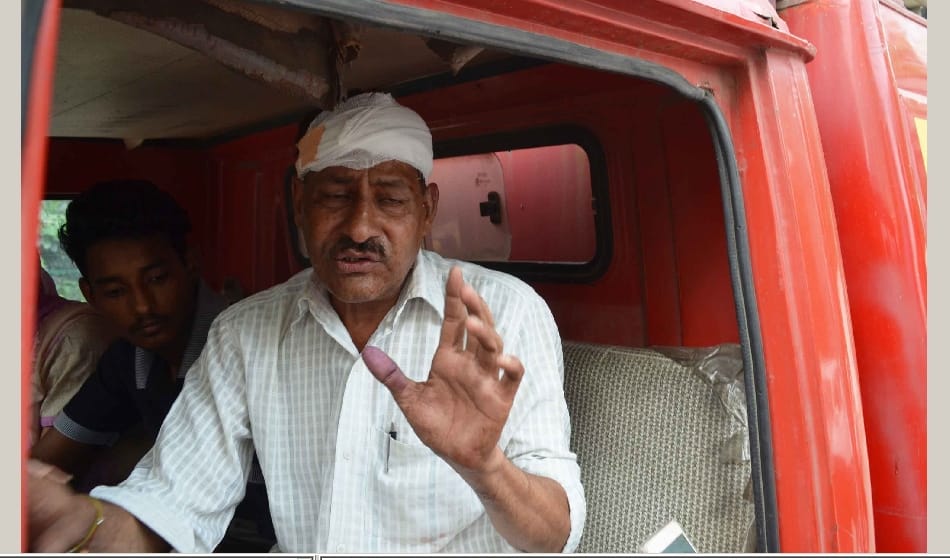 two died in saftey tank cleaning process due to poisonous gas in delhi