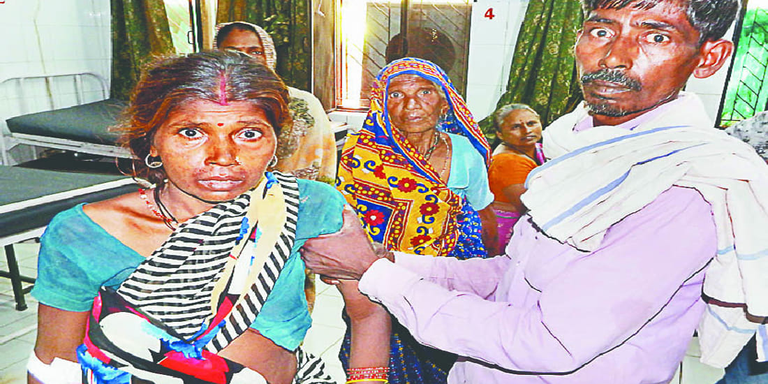 Woman suffer to get oxygen at hamirpur
