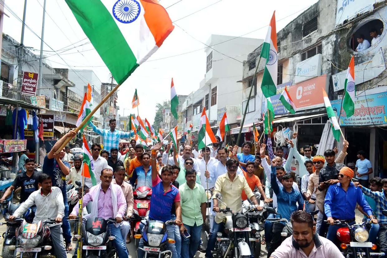 BJP launches tri-color tour