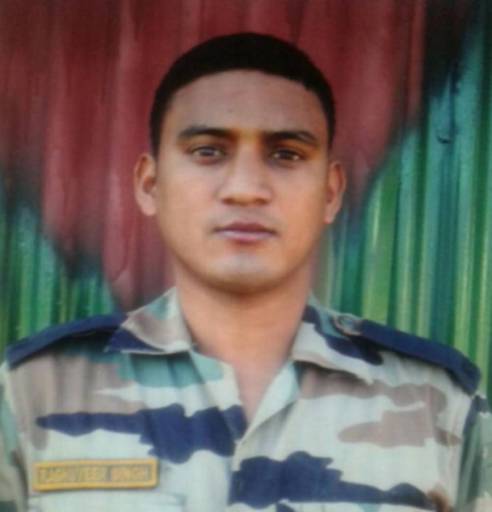 uttarakhand jawan raghuveer singh shaurya chakra after marytr