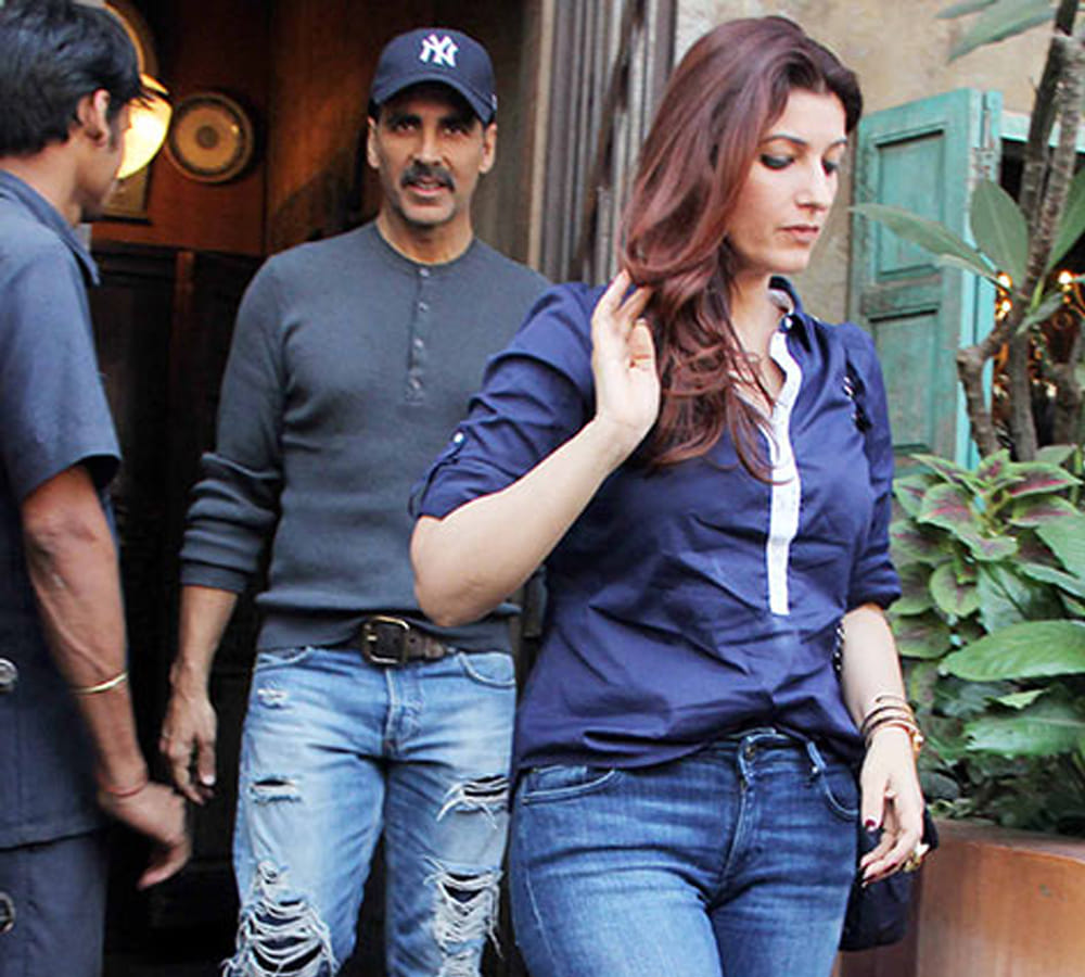 When Akshay Kumar gifted a paperweight to Twinkle Khanna to woo her