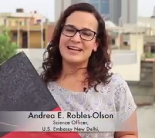 US diplomat in India Andrea Robles-Olson learning kite flying for Independence Day of India