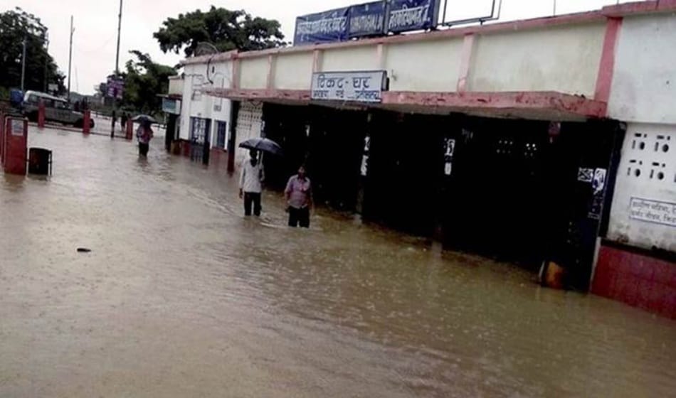 trains being cancelled due to flood in bihar