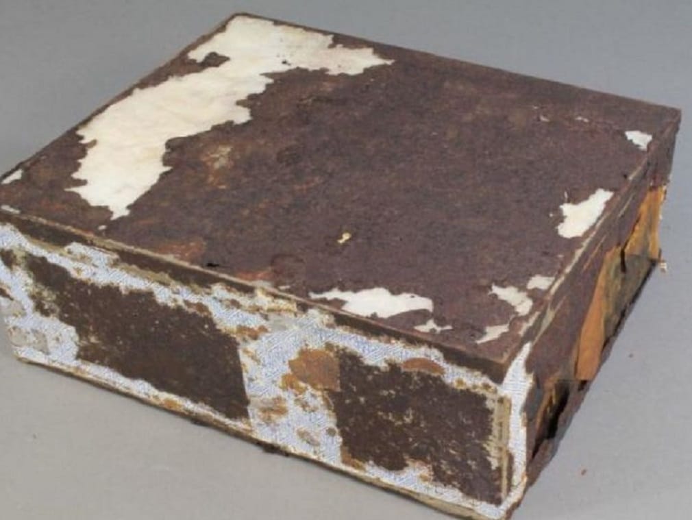 100 year old cake from Scott expedition found in the Antarctica