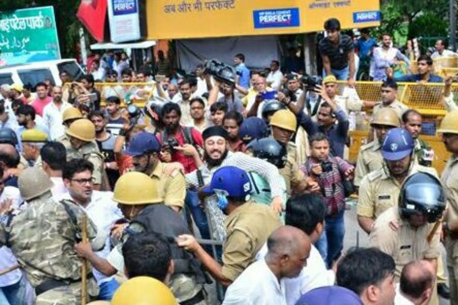 congress protest against gorakhpur hospital tragedy