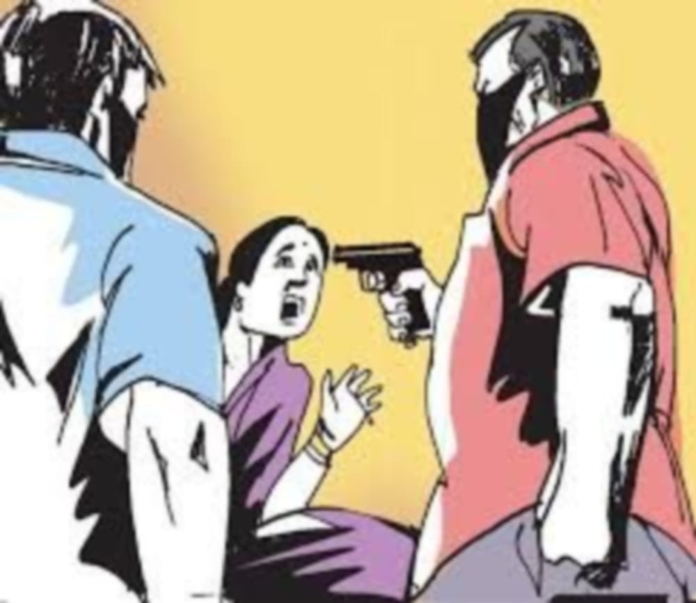miscreants looted jewelery from maternal nephew in Firozabad