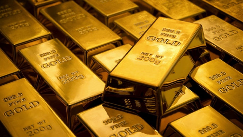 Cheating on the pretext of selling cheap gold