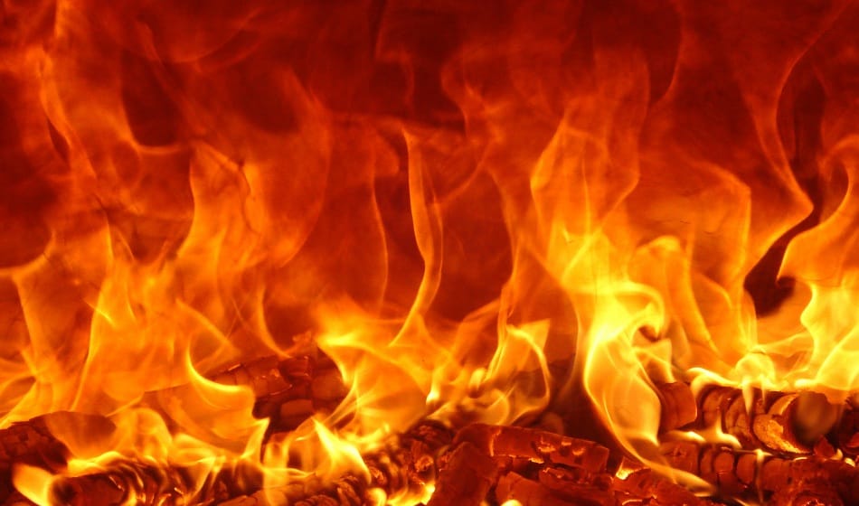 4 year girl burnt in fire