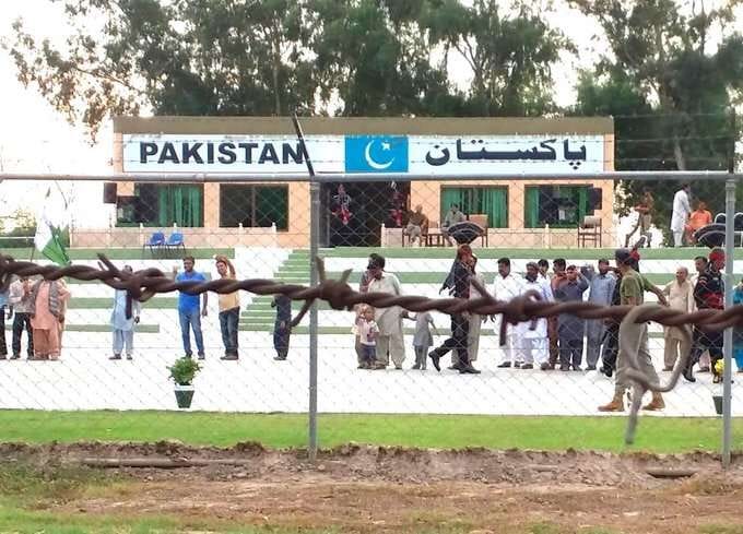 independence day 2017, india pakistan sadki border at fazilka of punjab
