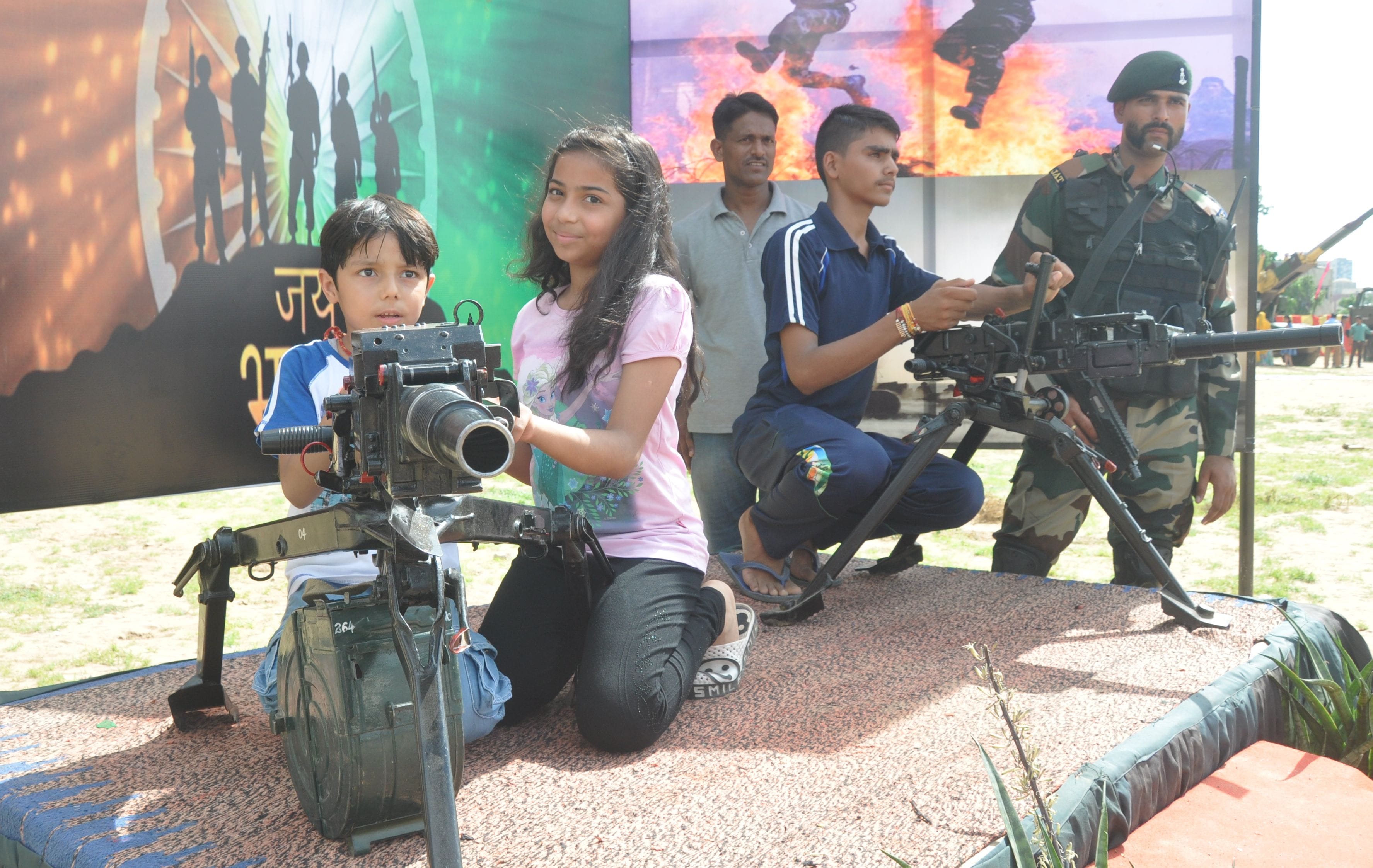 Highly advance weapon show by indian army in exhibition 