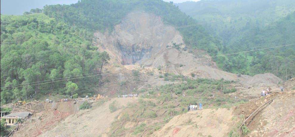 Himachal Mandi landslide now police patrolling on national highway