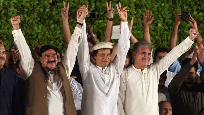 Pakistan Celebrated his freedom at midnight, see pics ...