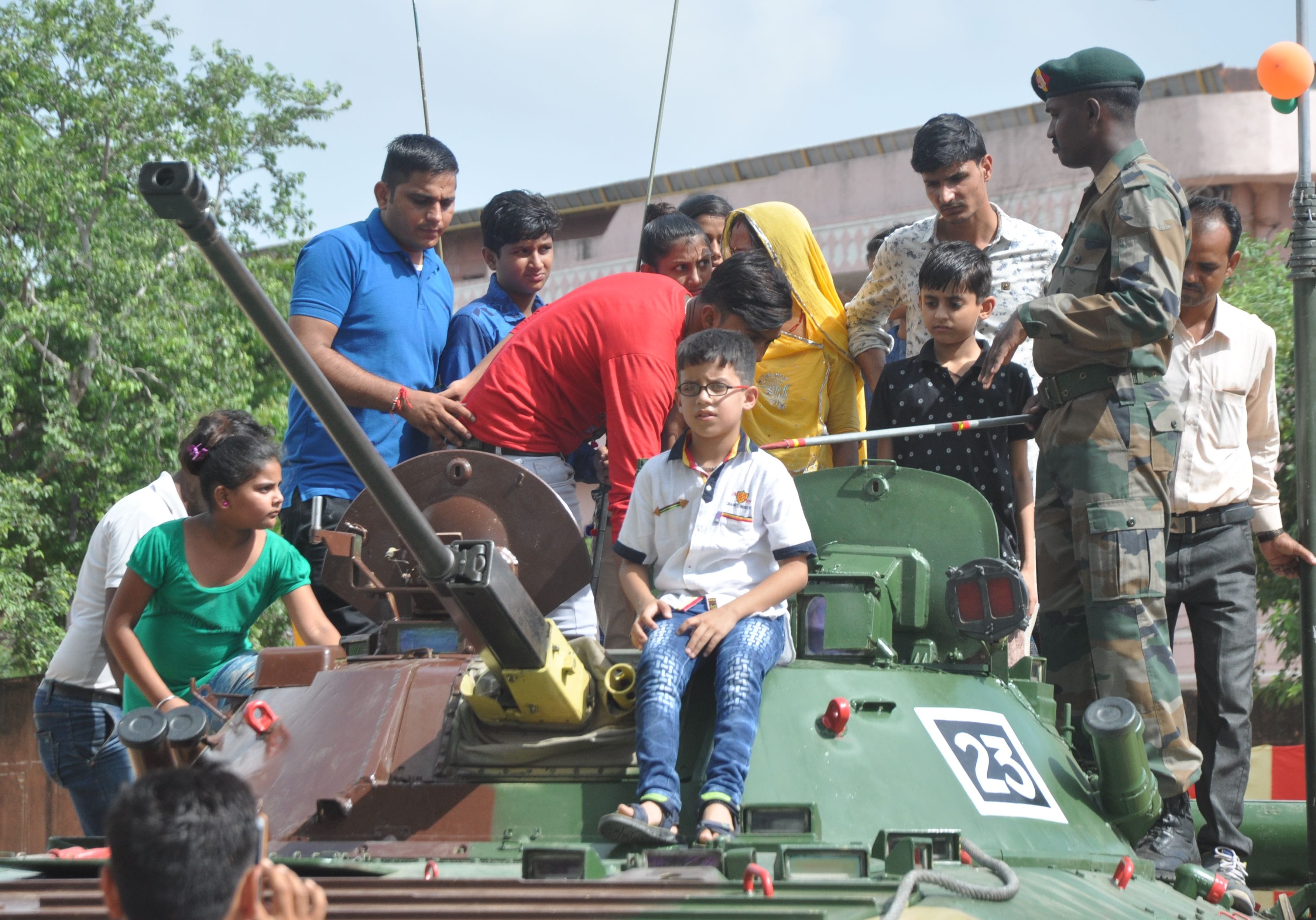 Highly advance weapon show by indian army in exhibition 