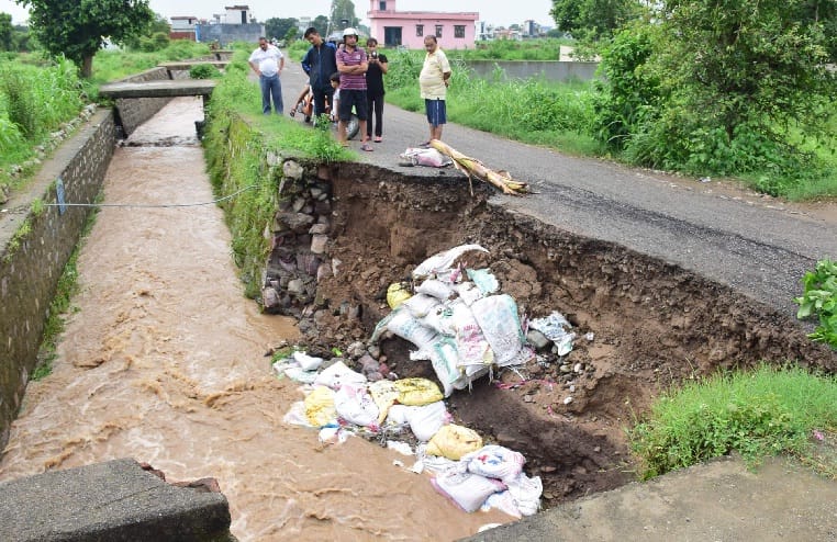 Downstream road