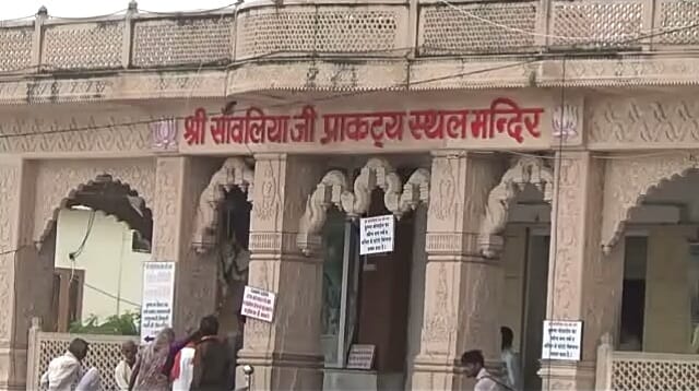 3 died after a tractor collided with truck in udaipur 
