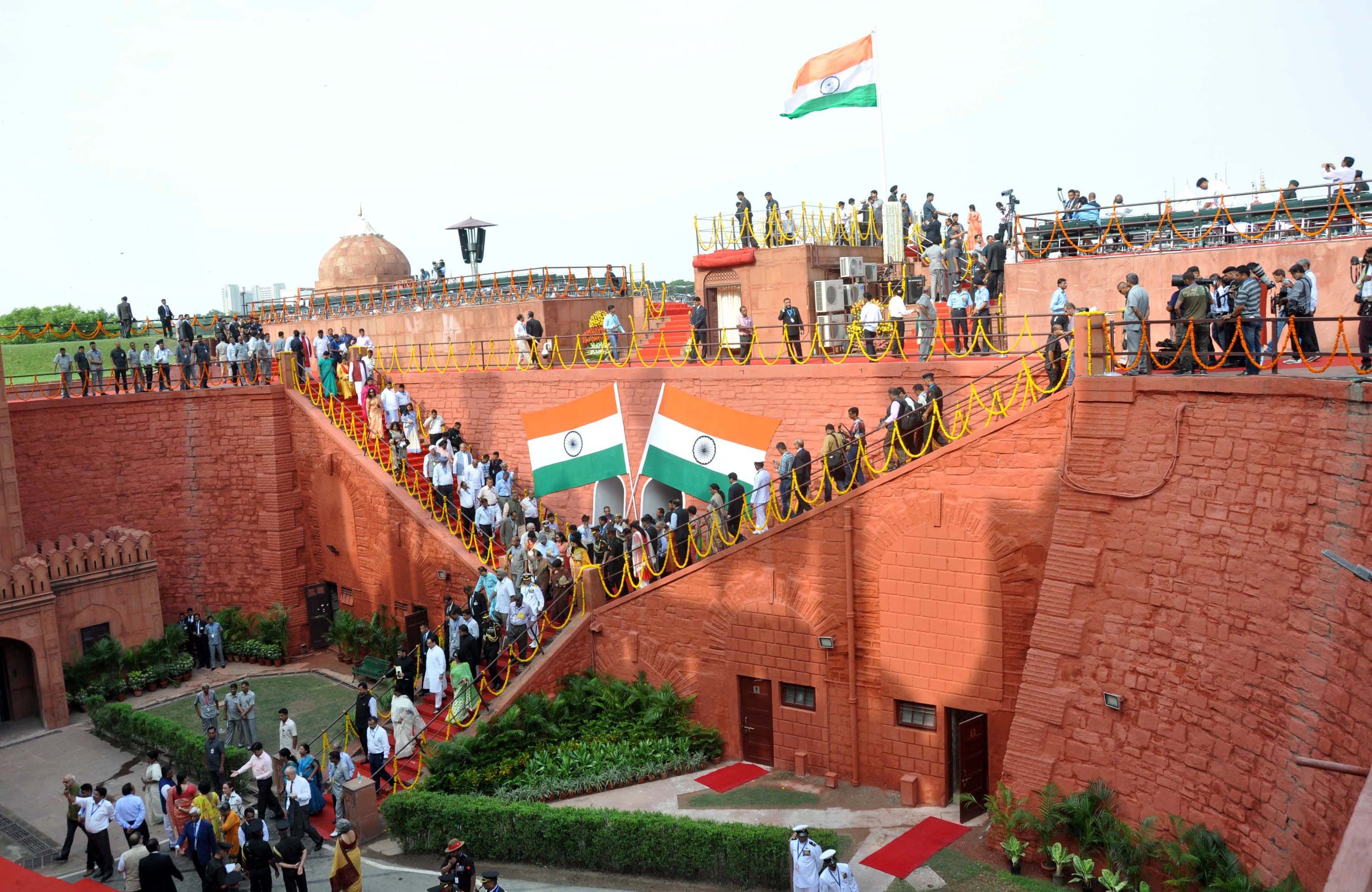 after adoption of red fort a battle of power and domination has started between asi and dalmia group