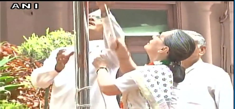 Soniya Gandhi Said, Fight with hatred forces in society