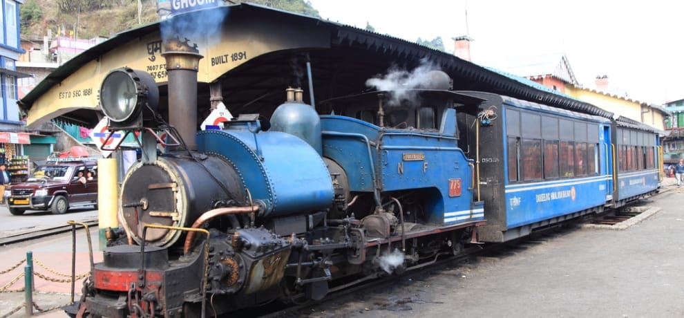 due to gorkhaland movement toy train losses 2.5 crore rupees