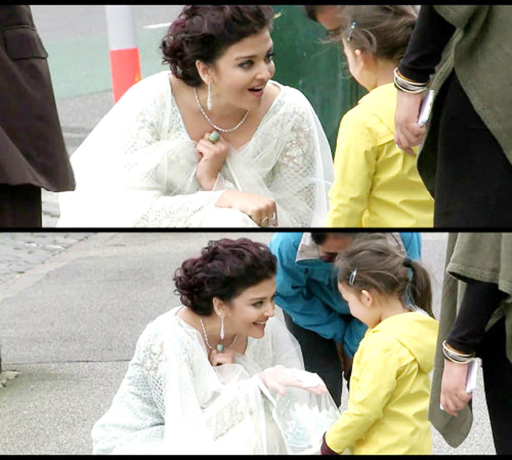 Aishwarya Rai Bachchan’s Deep-Neck Outfit Make Her UNCOMFORTABLE in melbourne
