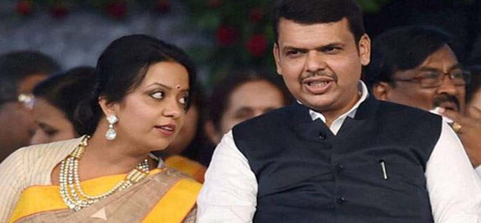 questions raises after Maharashtra police sells tickets a concert of CM fadnavis's wife amruta