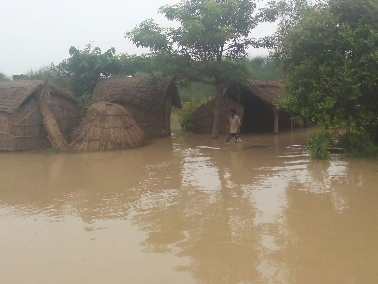 flood in ghaghra in uttar pradesh