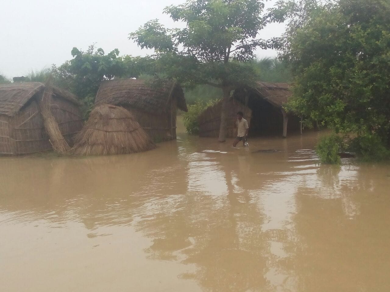 flood in ghaghra in uttar pradesh