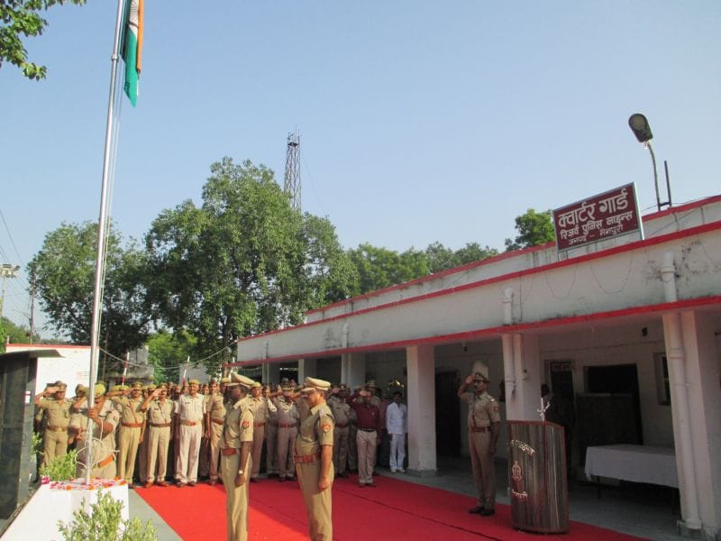 धूमधाम से जिले में मनाया गया स्वाधीनता दिवस, शहीदों को किया नमन