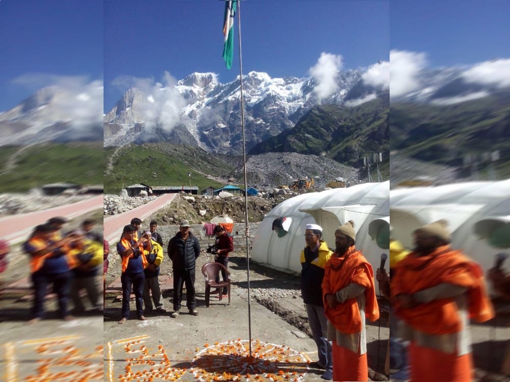 india national flag hoisting on twelve thousand fit height