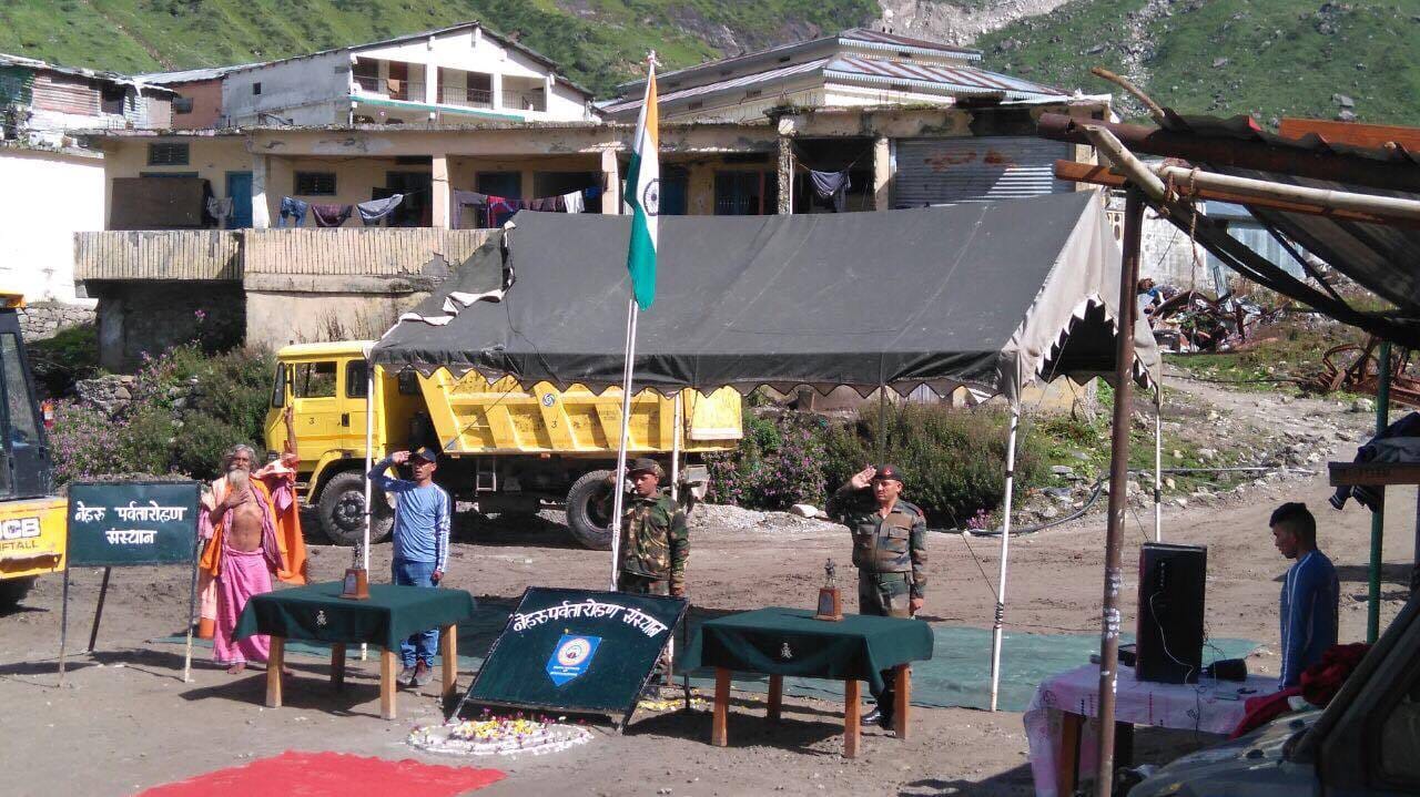 india national flag hoisting on twelve thousand fit height