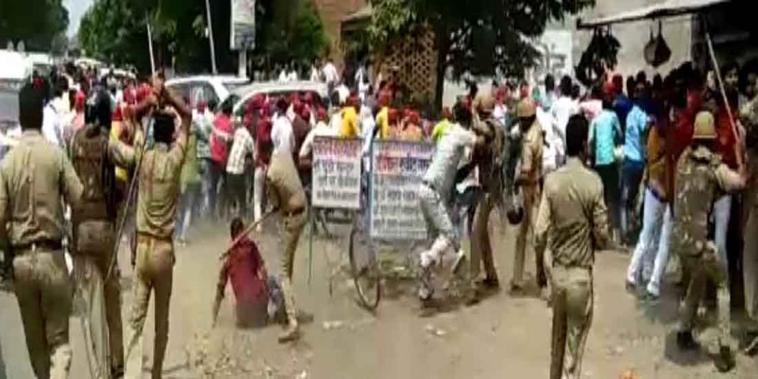 Stone pelting during Nomination for District panchayat president elections at auraiya