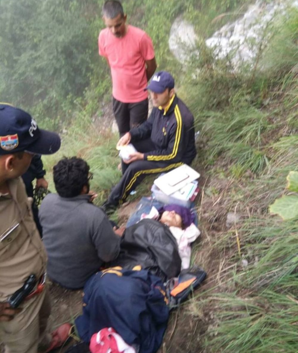 two tourists mishap in vally of flower joshimath