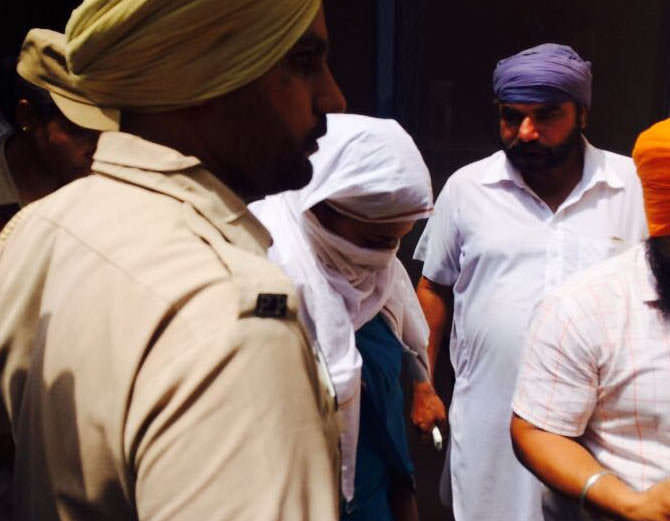 punjab police asi beaten by people, was with lady in govt resident