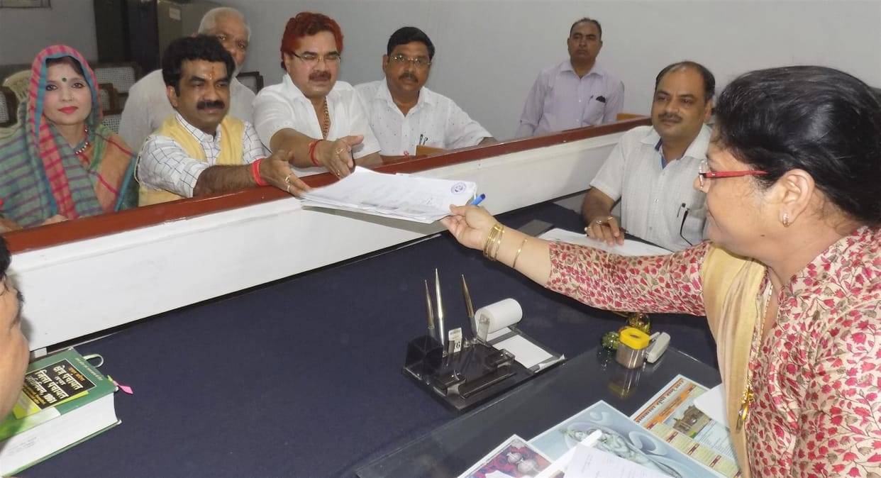 Rameshwar Upadhyay and Omwati yadav will b candidates of Jila panchayat