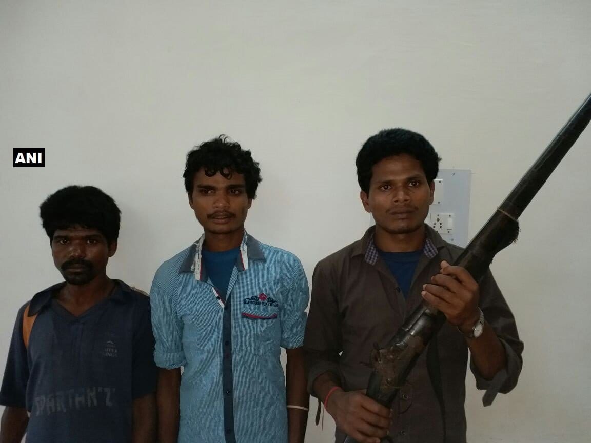 Three naxals arrested in Narayanpur with a country made gun
