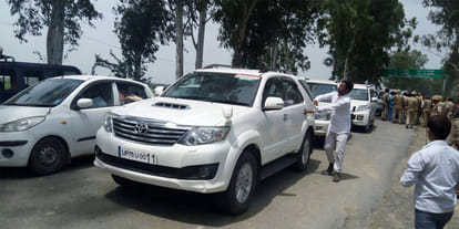 akhilesh yadav realesed from police custody