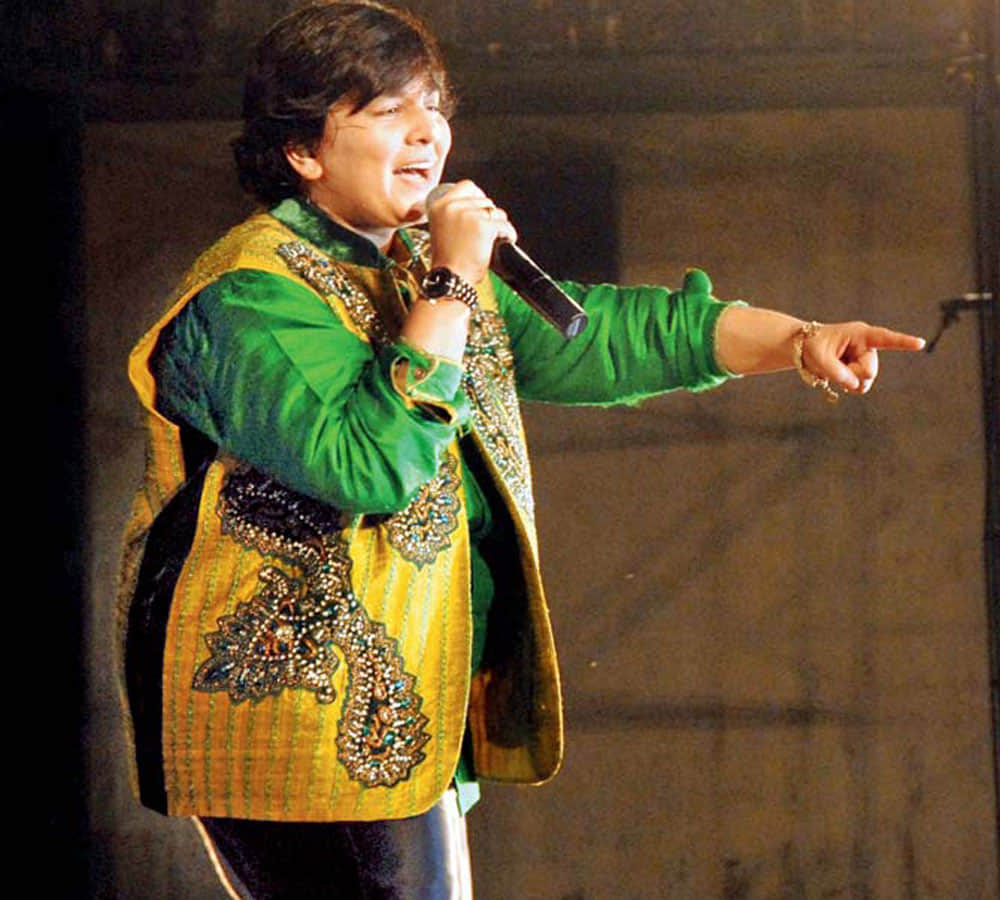 falguni pathak Falguni Pathak to pocket Rs 22 lakh on each day of Navratri