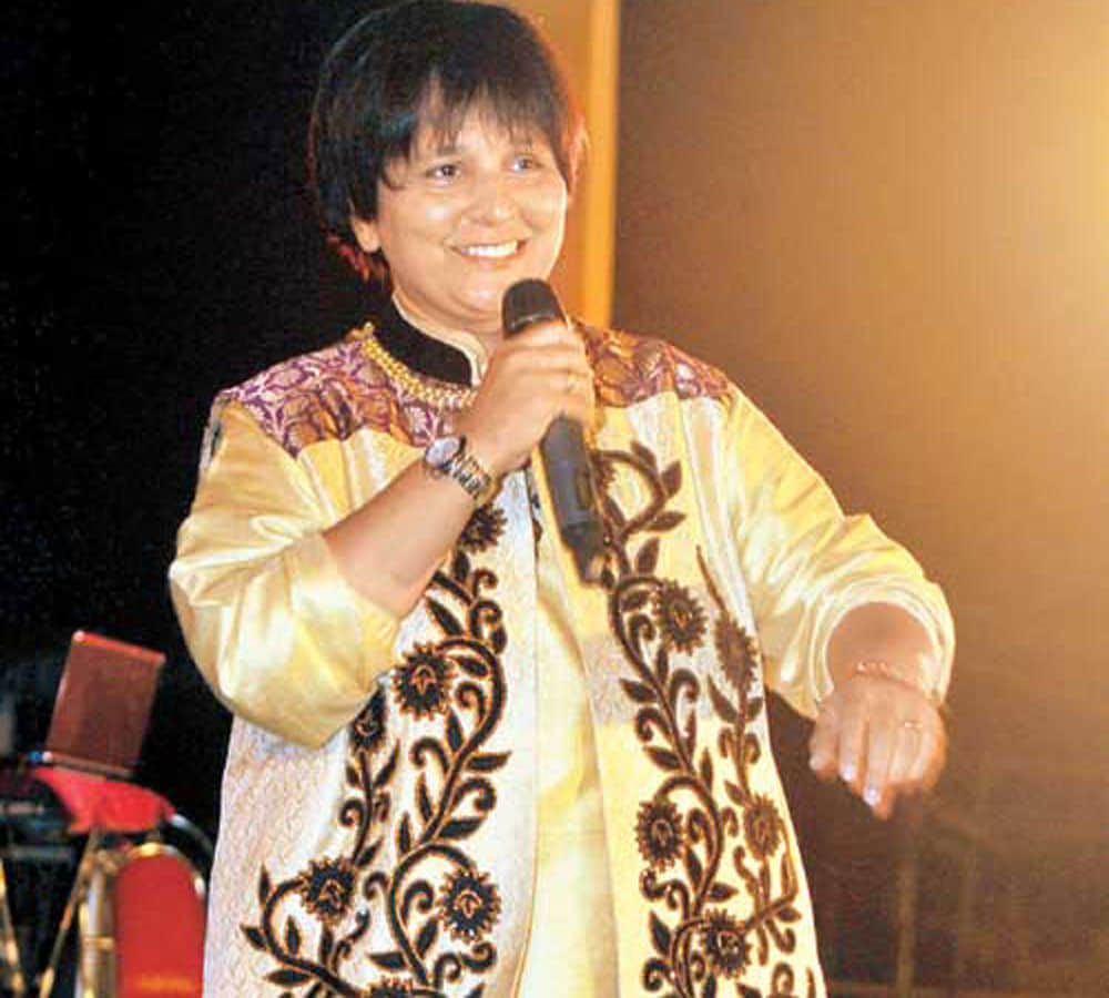 falguni pathak Falguni Pathak to pocket Rs 22 lakh on each day of Navratri