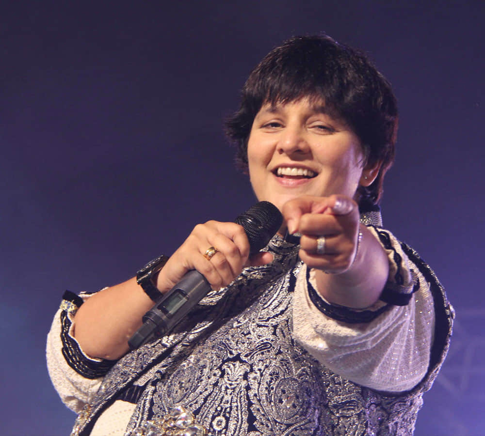 Falguni pathak Happy Birthday Where is she now