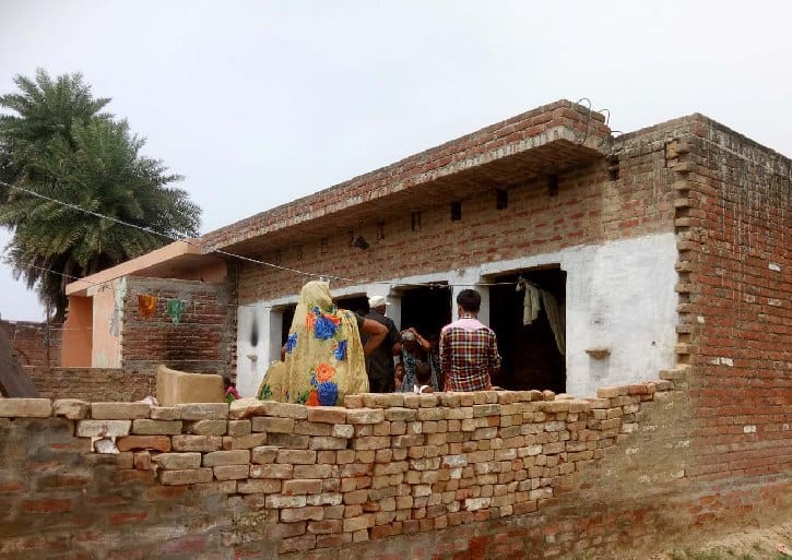 Bunch-robbed dacoits looted millions of goods