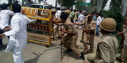 akhilesh yadav realesed from police custody