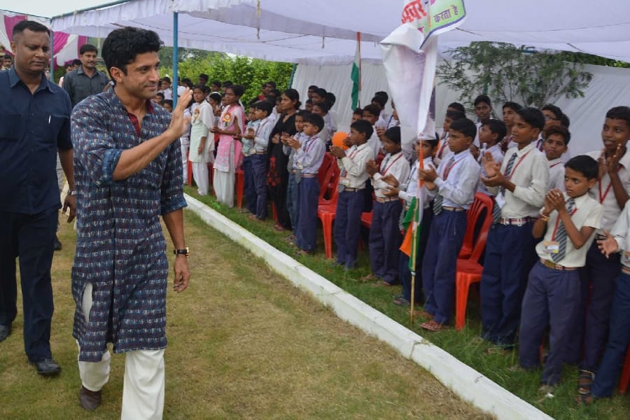farhan akhtar in sitapur.