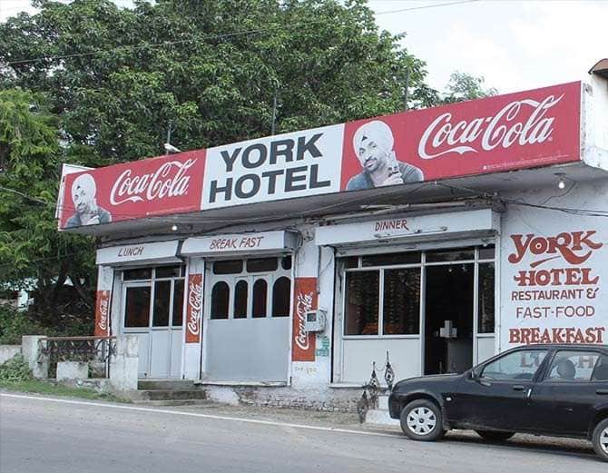 hoshiarpur hotel sex racket busted, sex workers, prostitution