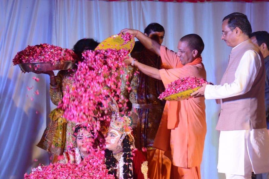 chief minister yogi adityanath celebrates janmashtami in Lucknow.