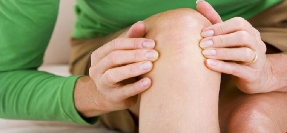 government cuts price of knee implants surgeries to cost nearly 70 less