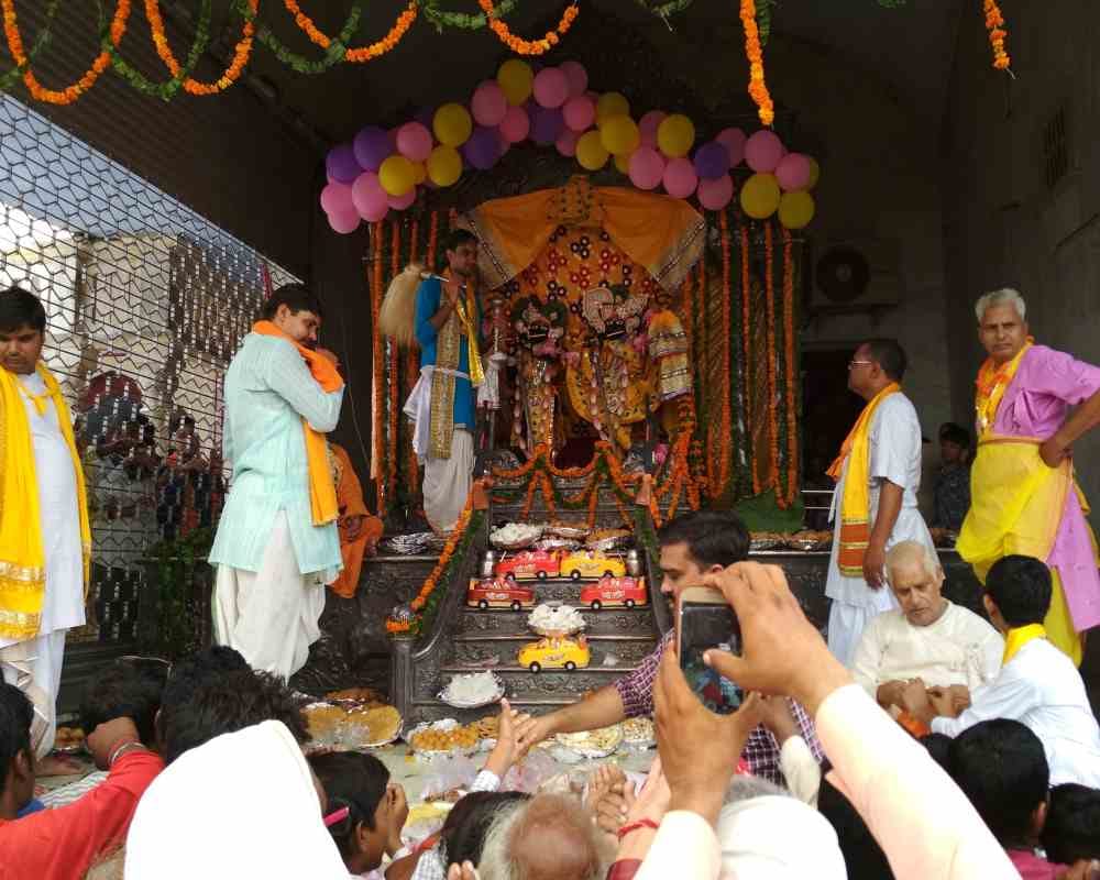 मथुरा आएं तो नंदोत्सव जरूर देख कर जाएं