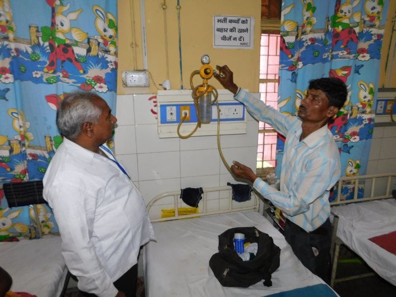 अस्पताल की आक्सीजन पाइप लाइन में मिला रिसाव