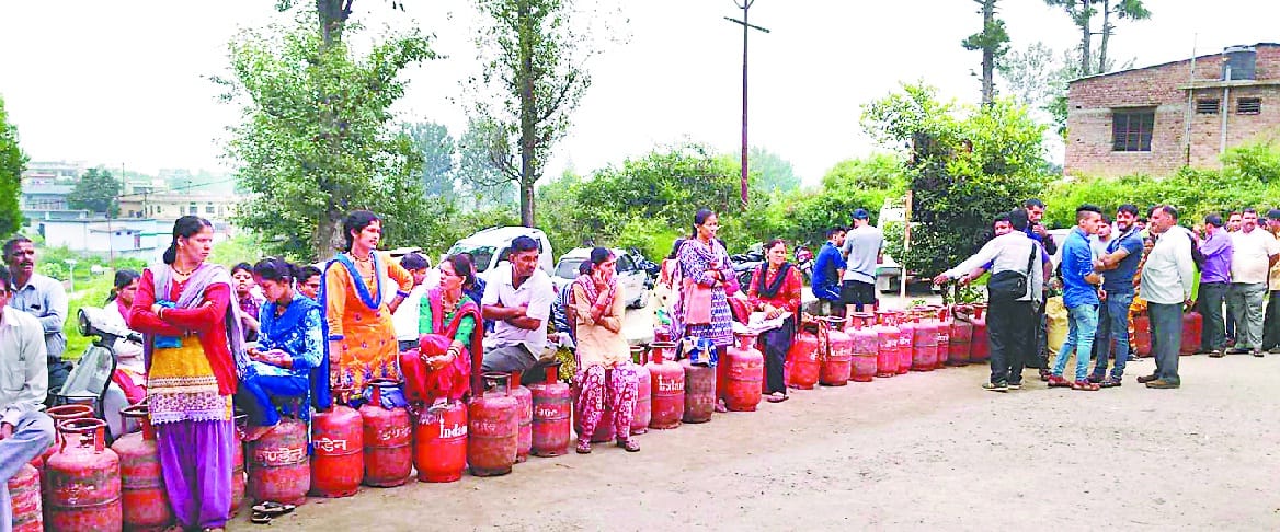 Backlog of LPG cylinders crosses 1200