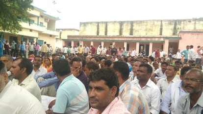Shiksha Mitra Talks with UP government failed started the statewide satyagraha movement