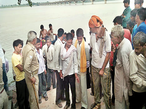 Three friends drown in Ganges, two die