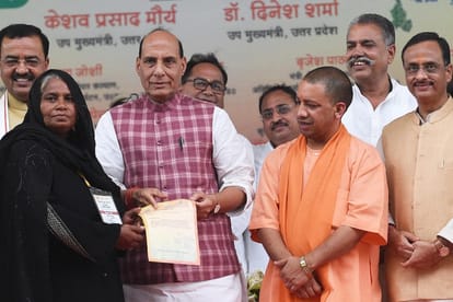 youth and farmers will be center of our politics says yogi adityanath.